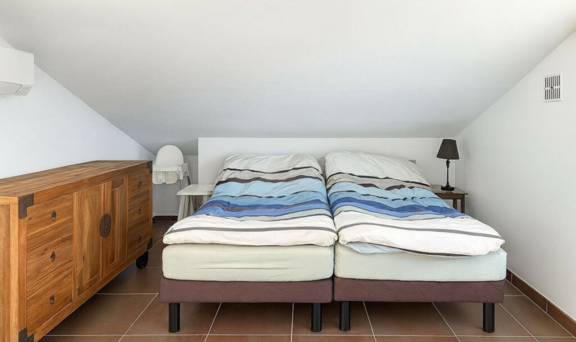 Resale - House -
La Capellania