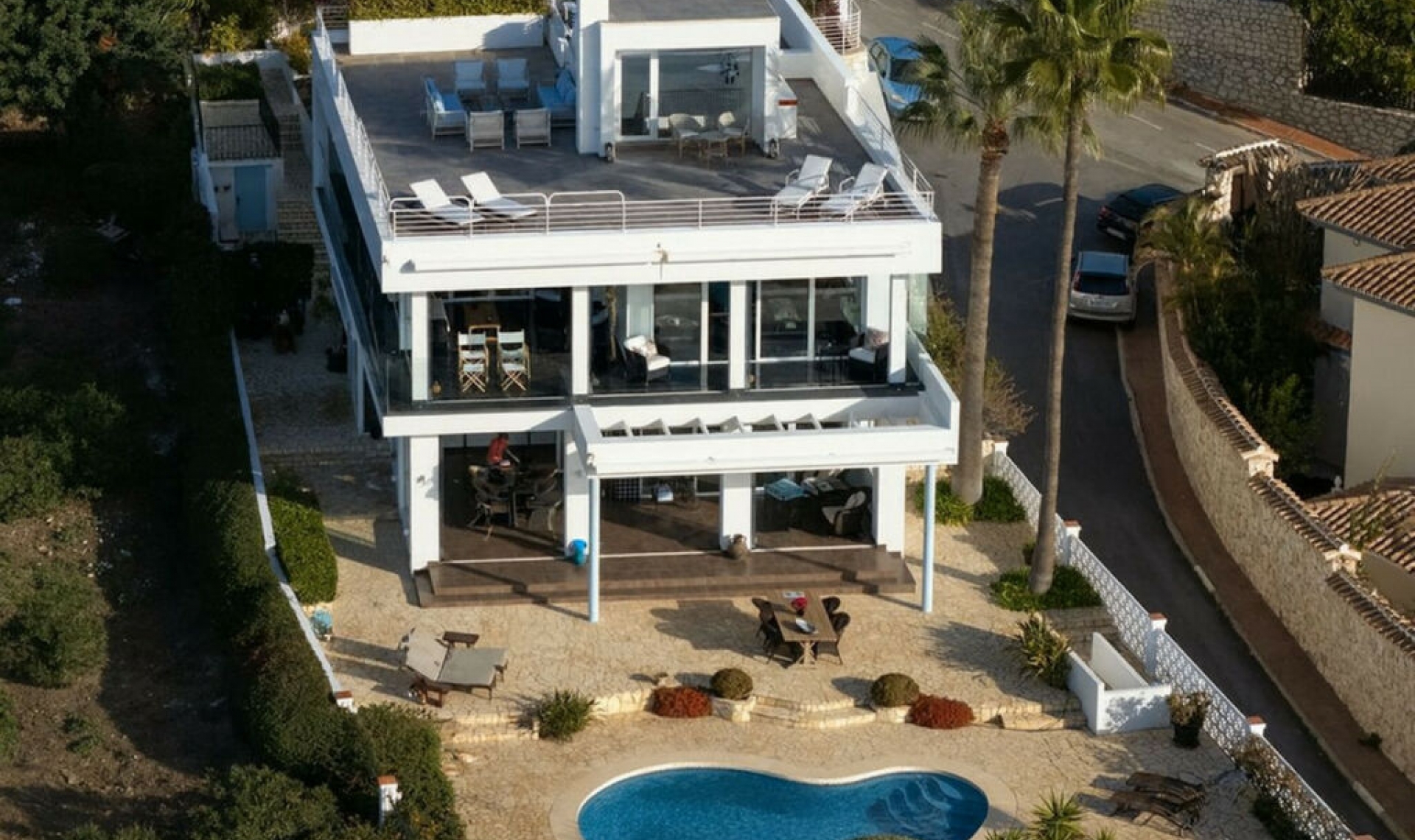 Resale - House -
La Capellania