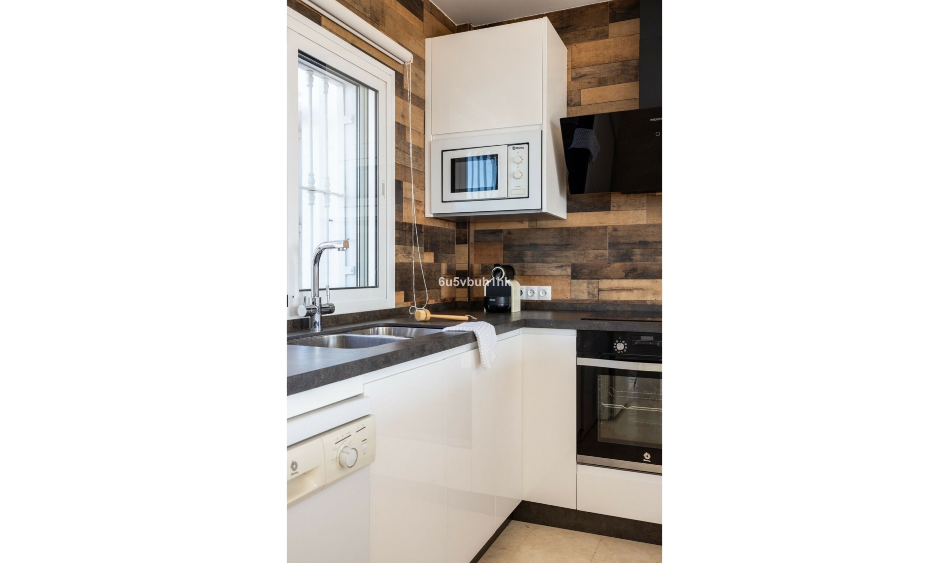 Resale - House -
La Capellania