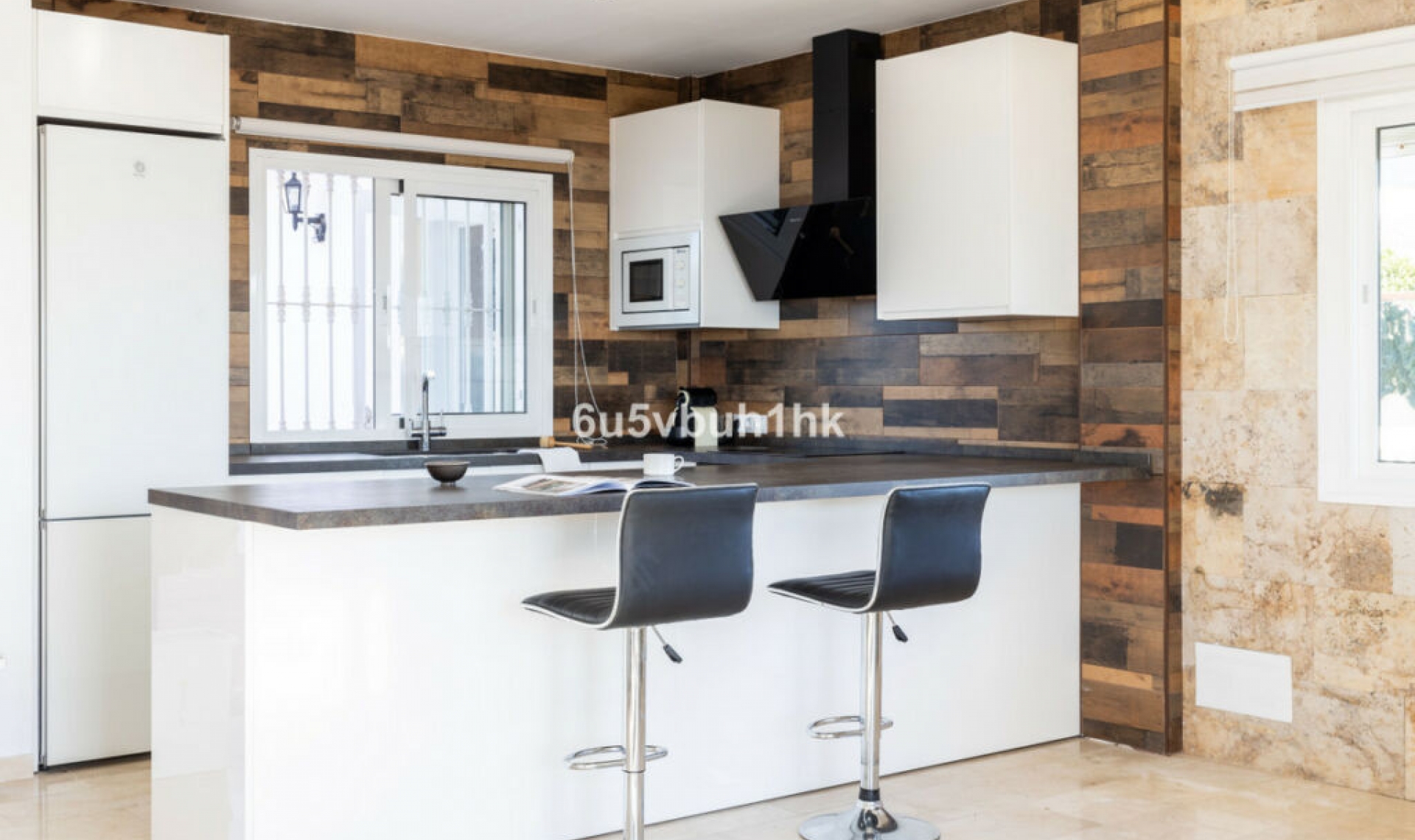 Resale - House -
La Capellania