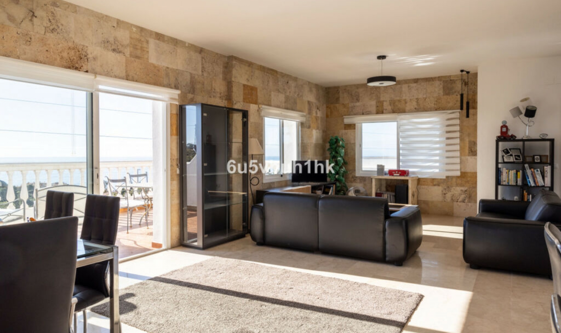 Resale - House -
La Capellania