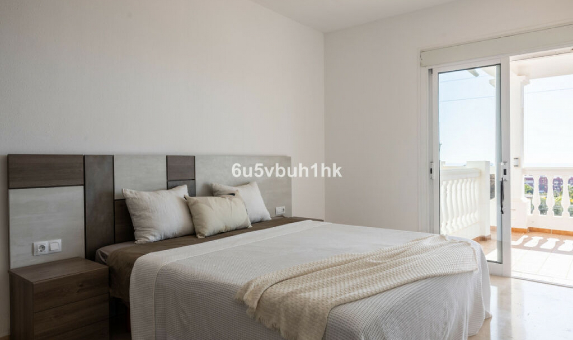 Resale - House -
La Capellania