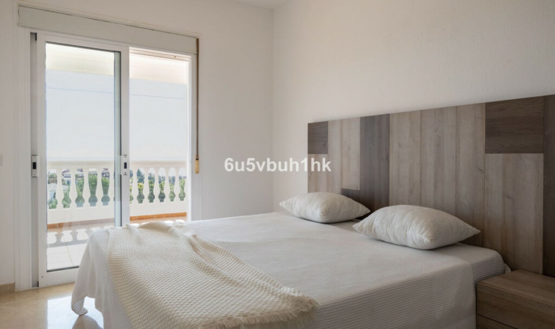 Resale - House -
La Capellania