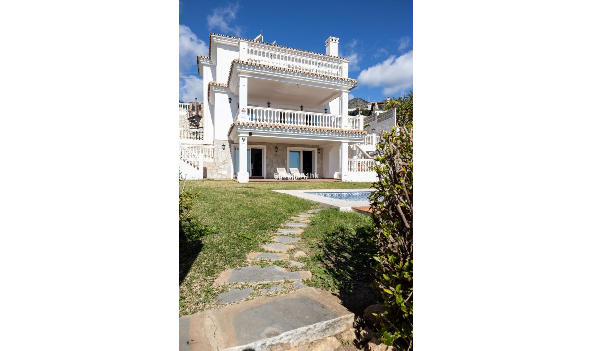 Resale - House -
La Capellania
