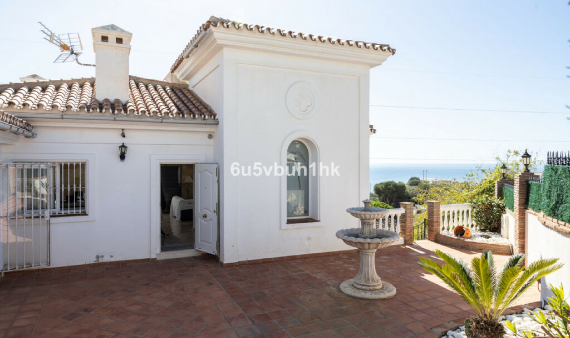 Resale - House -
La Capellania