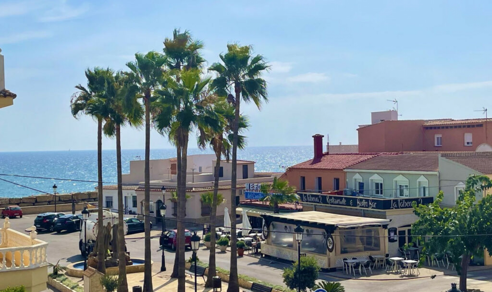 Resale - House -
La Duquesa