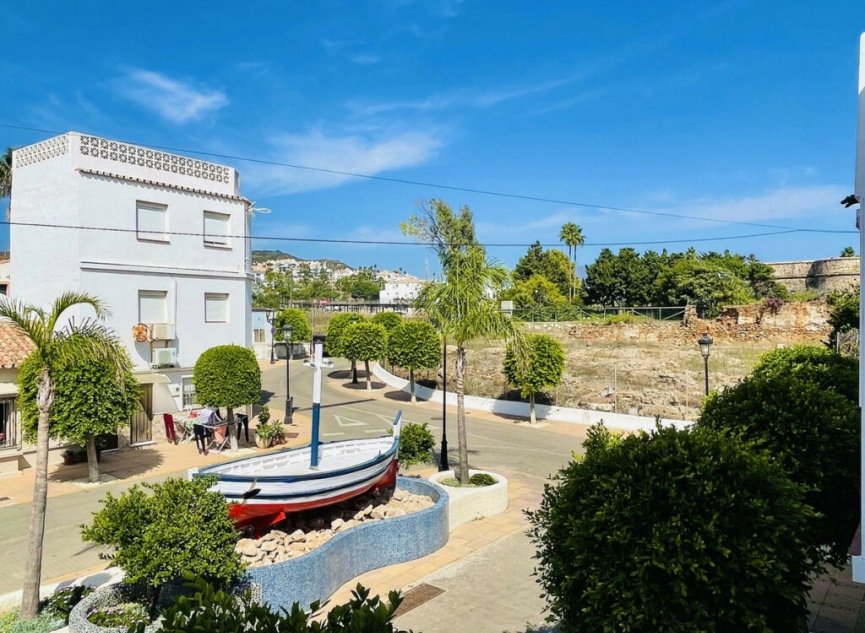 Resale - House -
La Duquesa