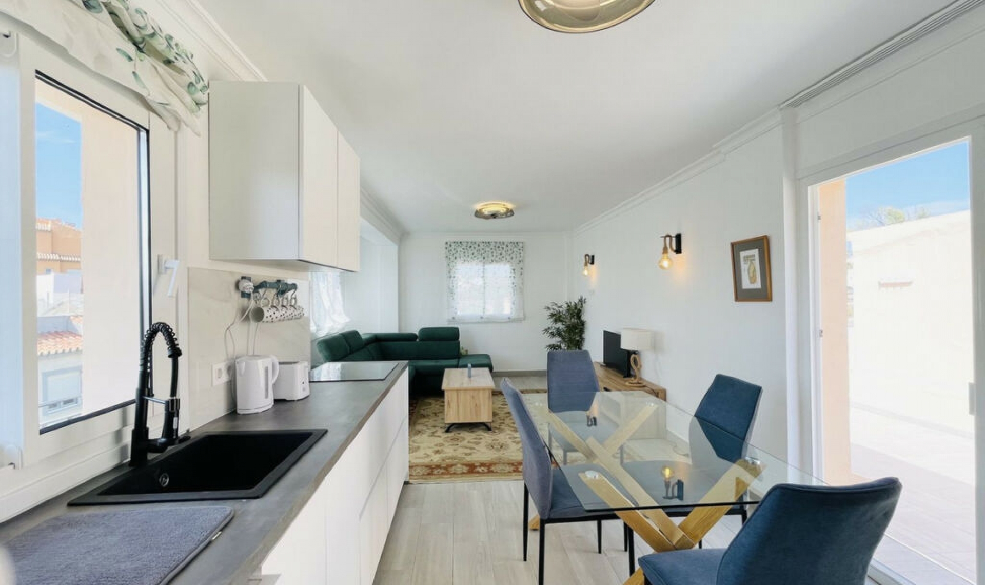 Resale - House -
La Duquesa