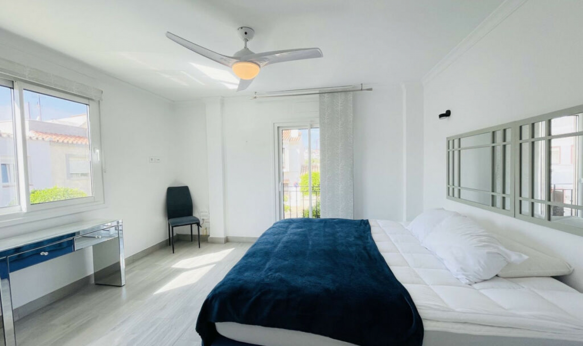 Resale - House -
La Duquesa