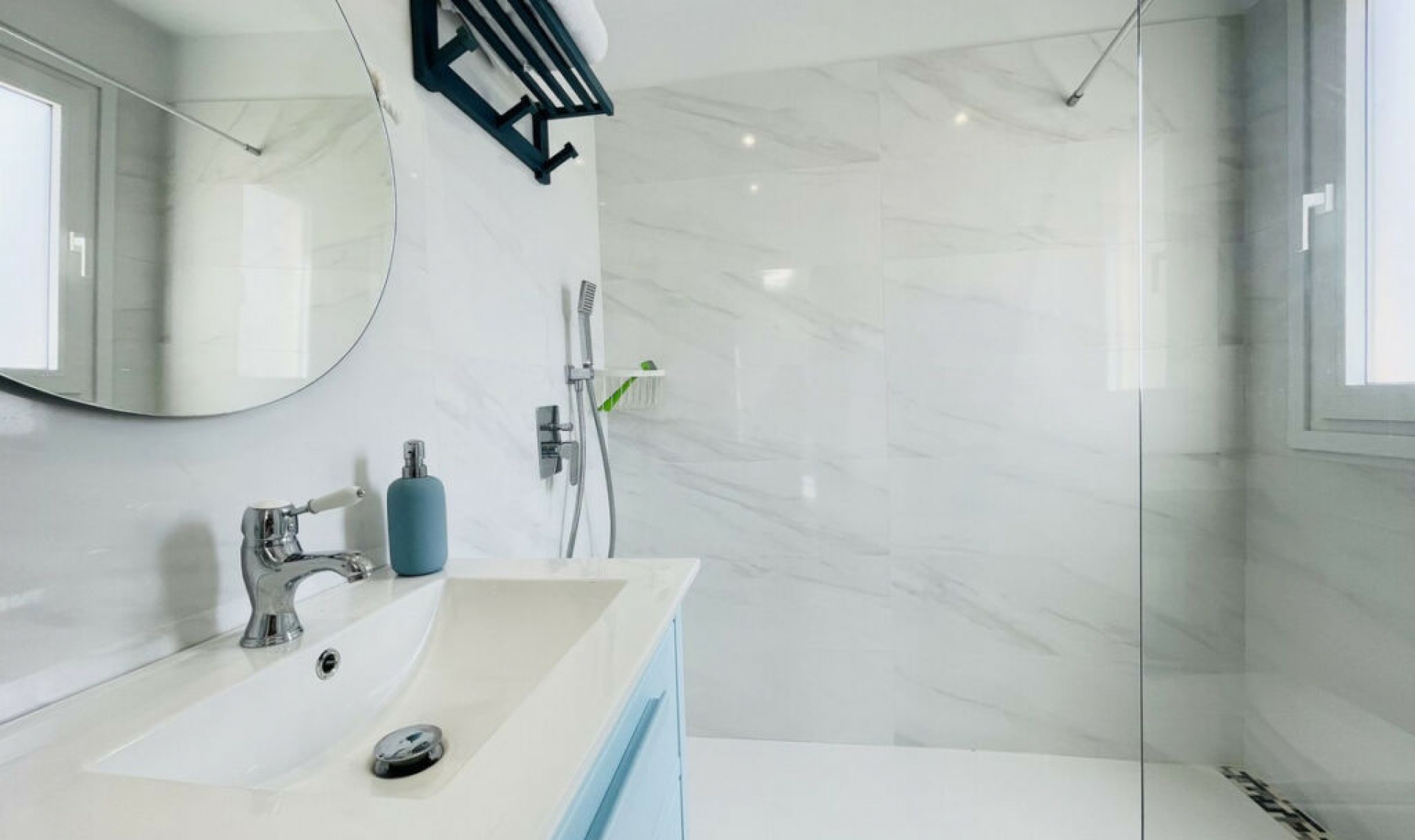 Resale - House -
La Duquesa