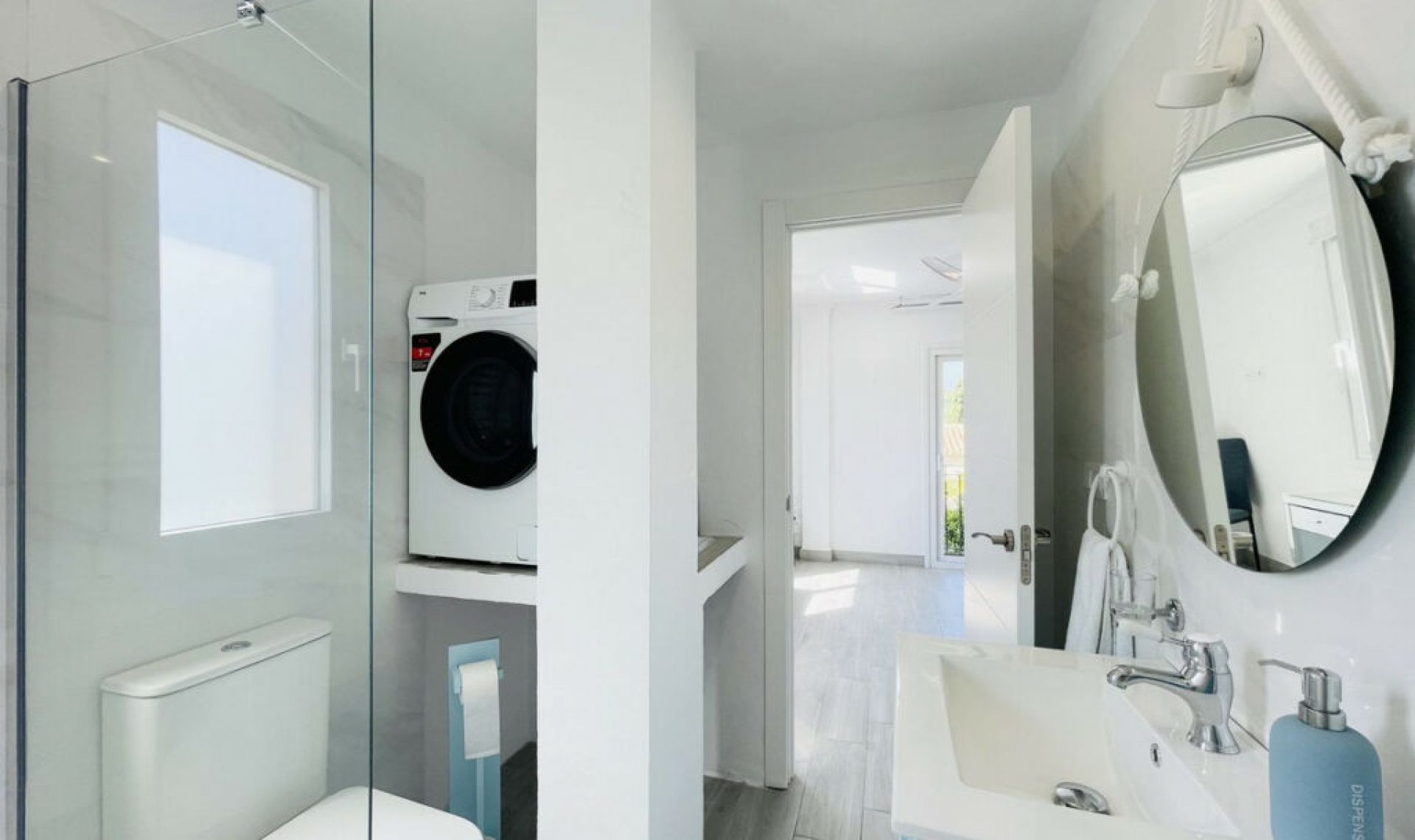 Resale - House -
La Duquesa