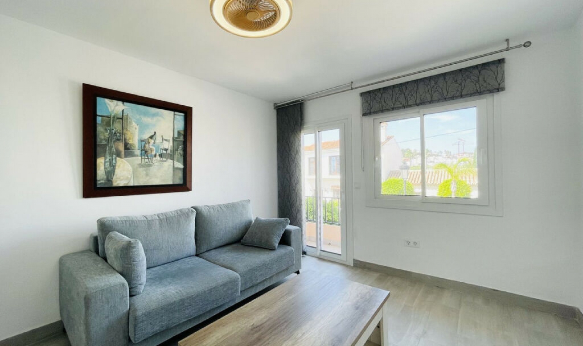 Resale - House -
La Duquesa