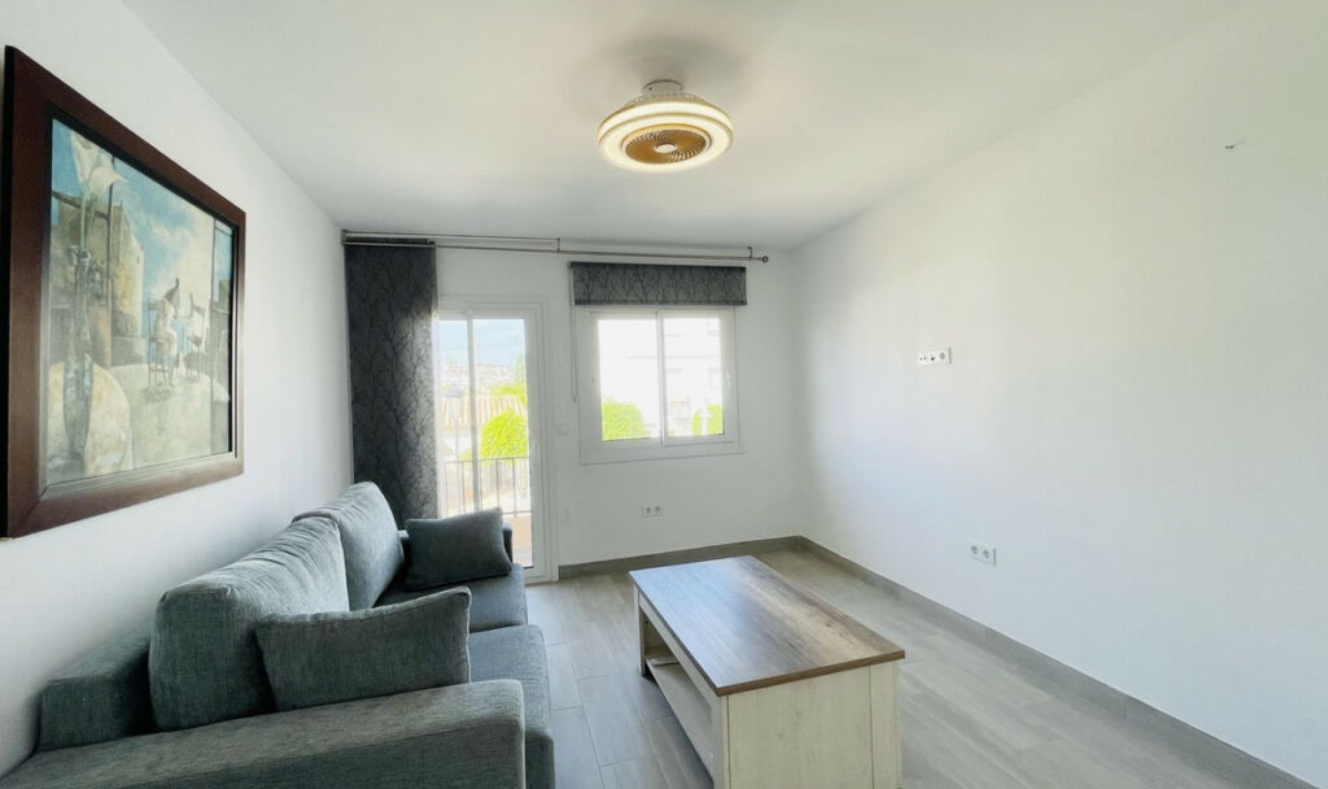 Resale - House -
La Duquesa