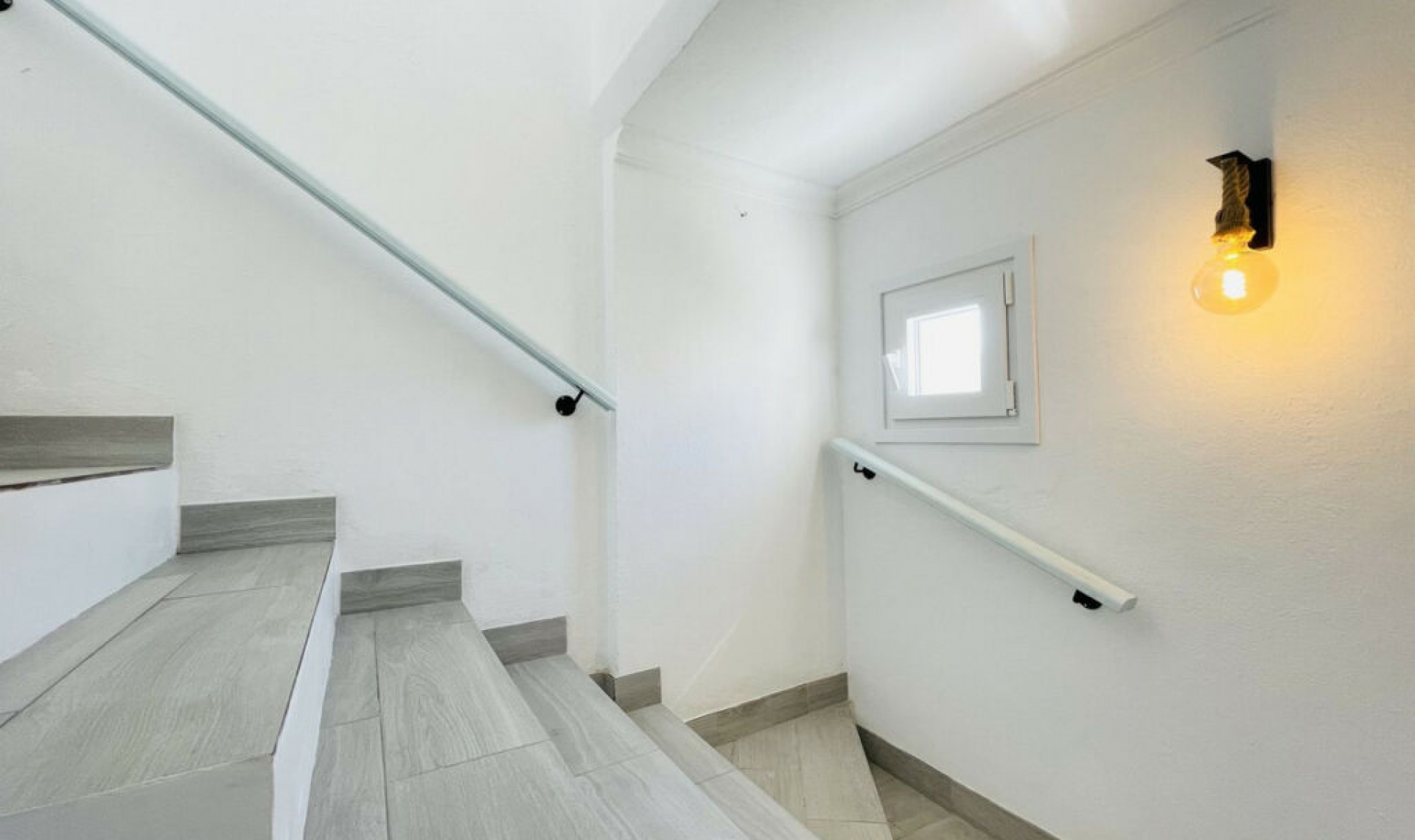 Resale - House -
La Duquesa