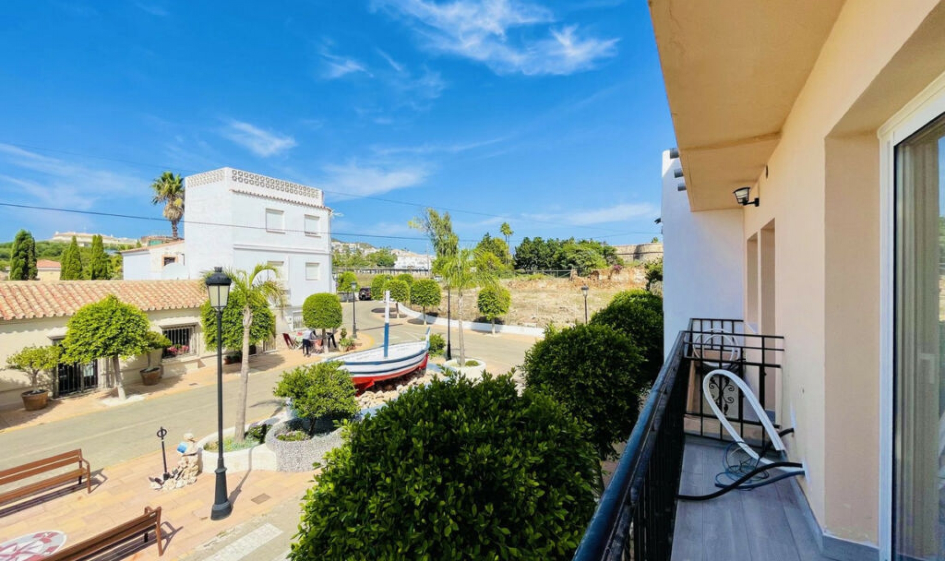 Resale - House -
La Duquesa