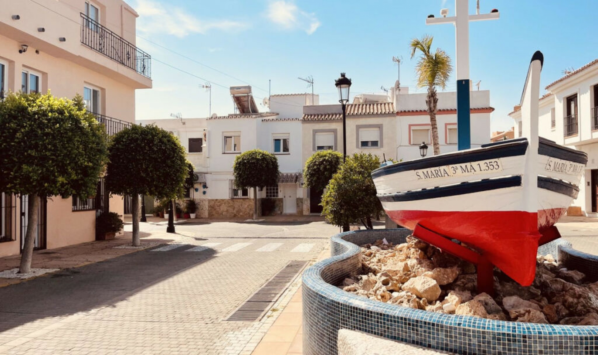 Resale - House -
La Duquesa