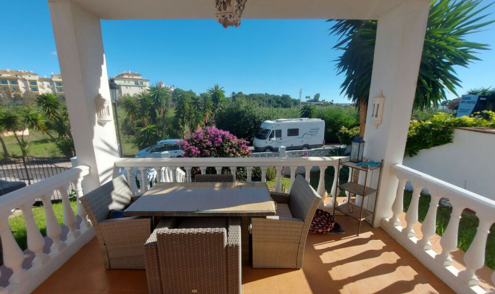 Resale - House -
La Duquesa