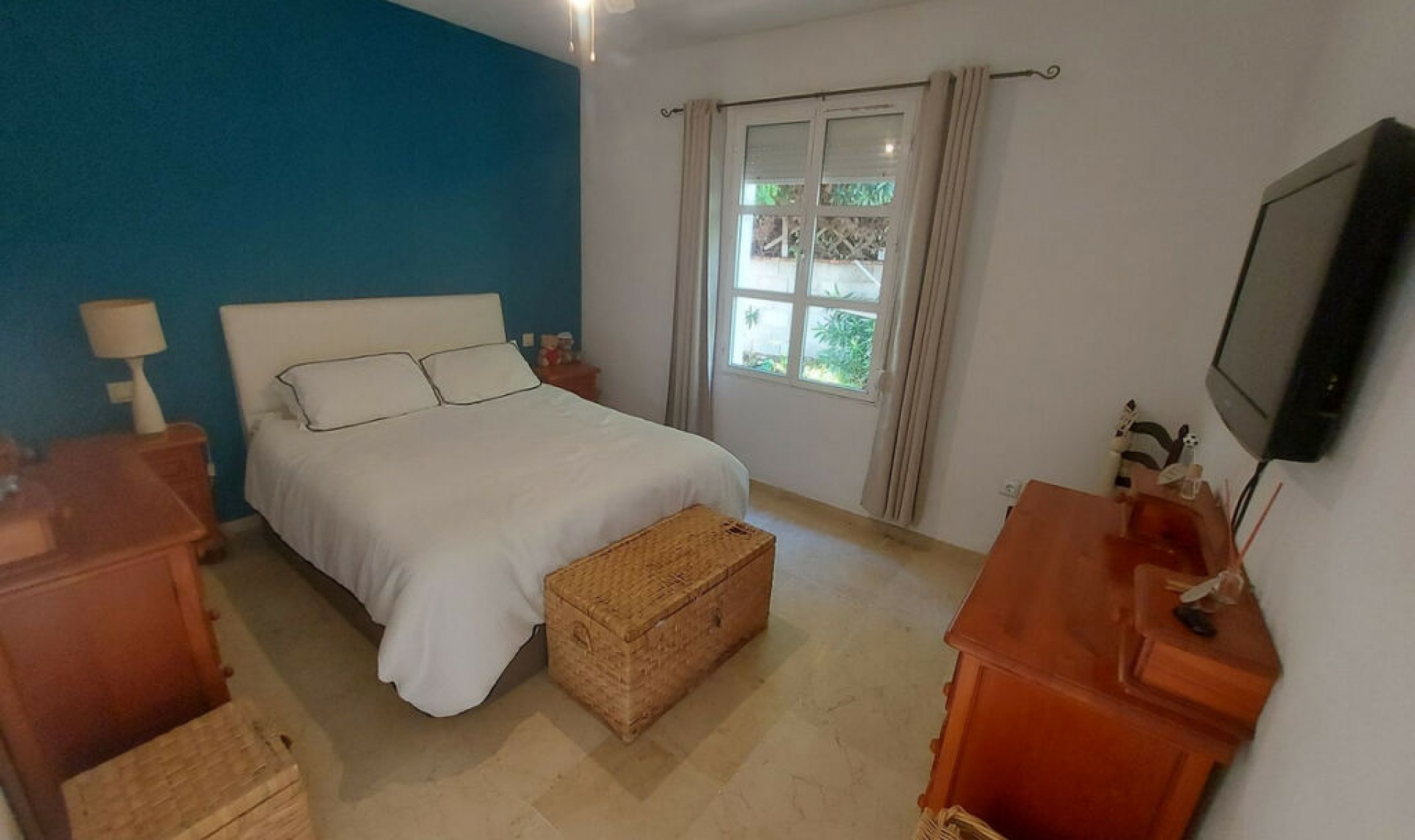 Resale - House -
La Duquesa