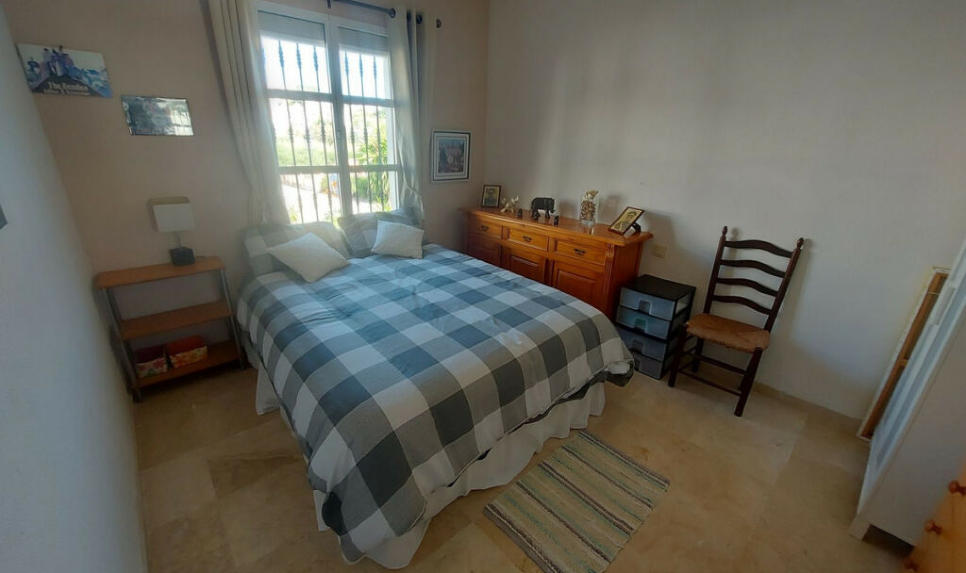 Resale - House -
La Duquesa