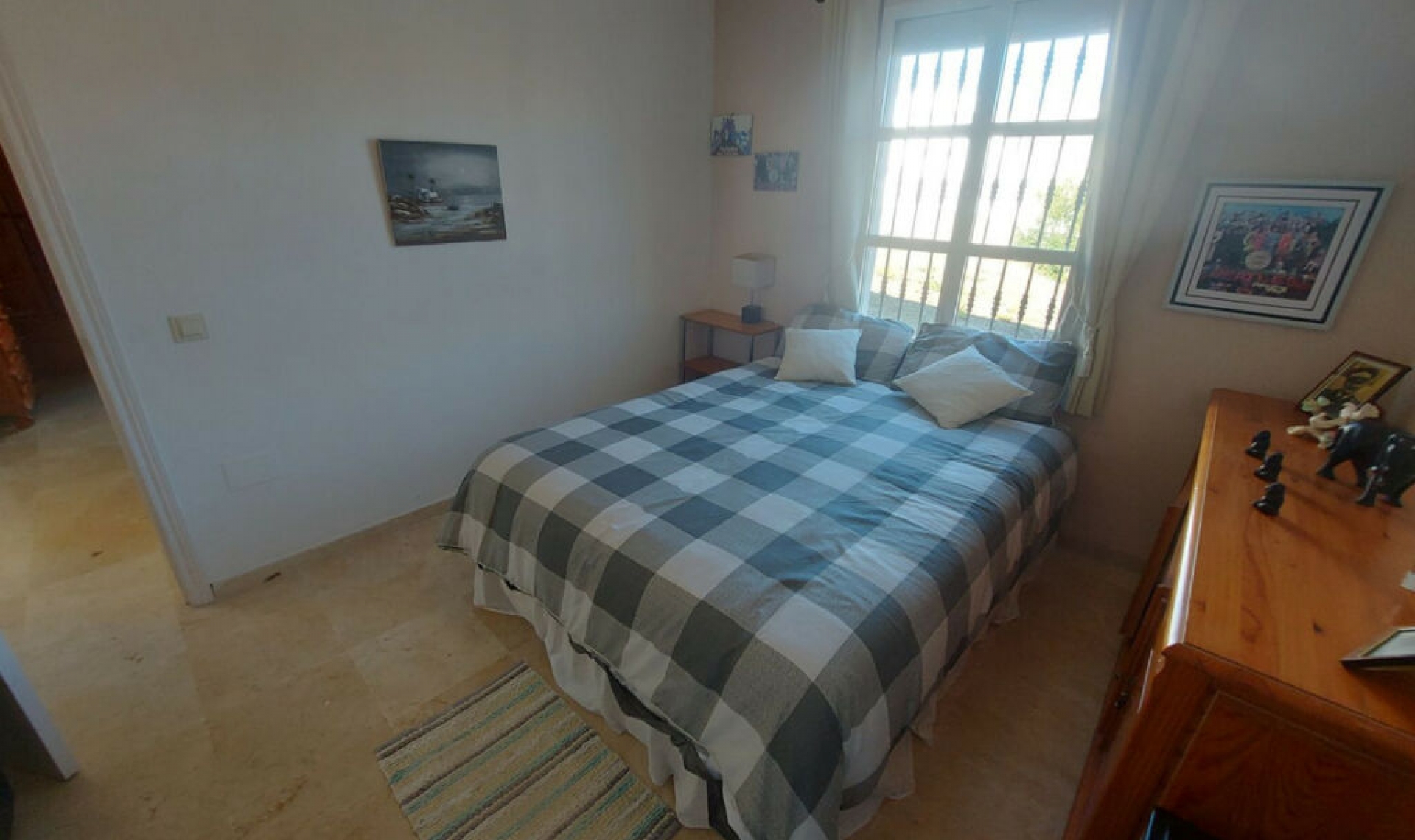 Resale - House -
La Duquesa