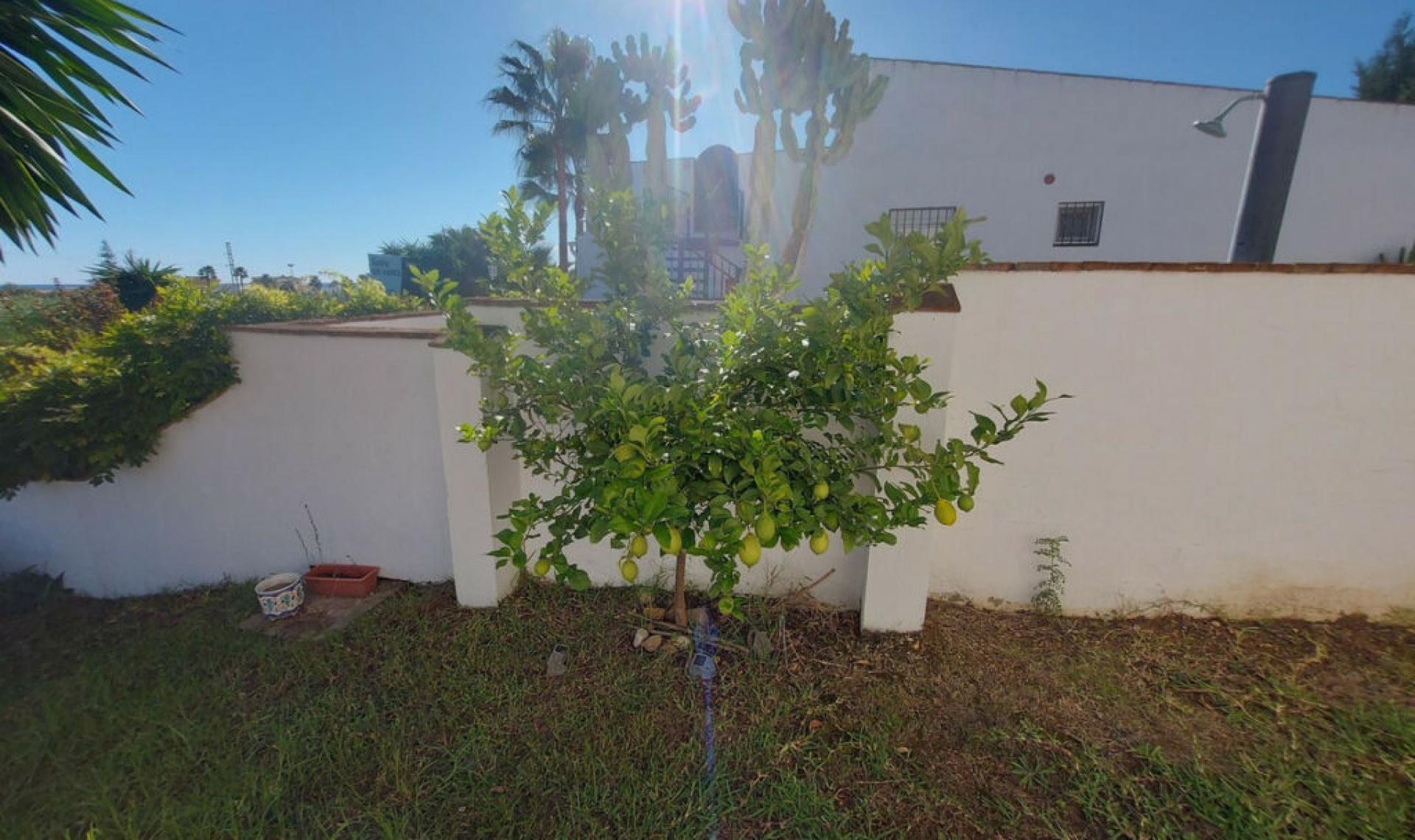 Resale - House -
La Duquesa