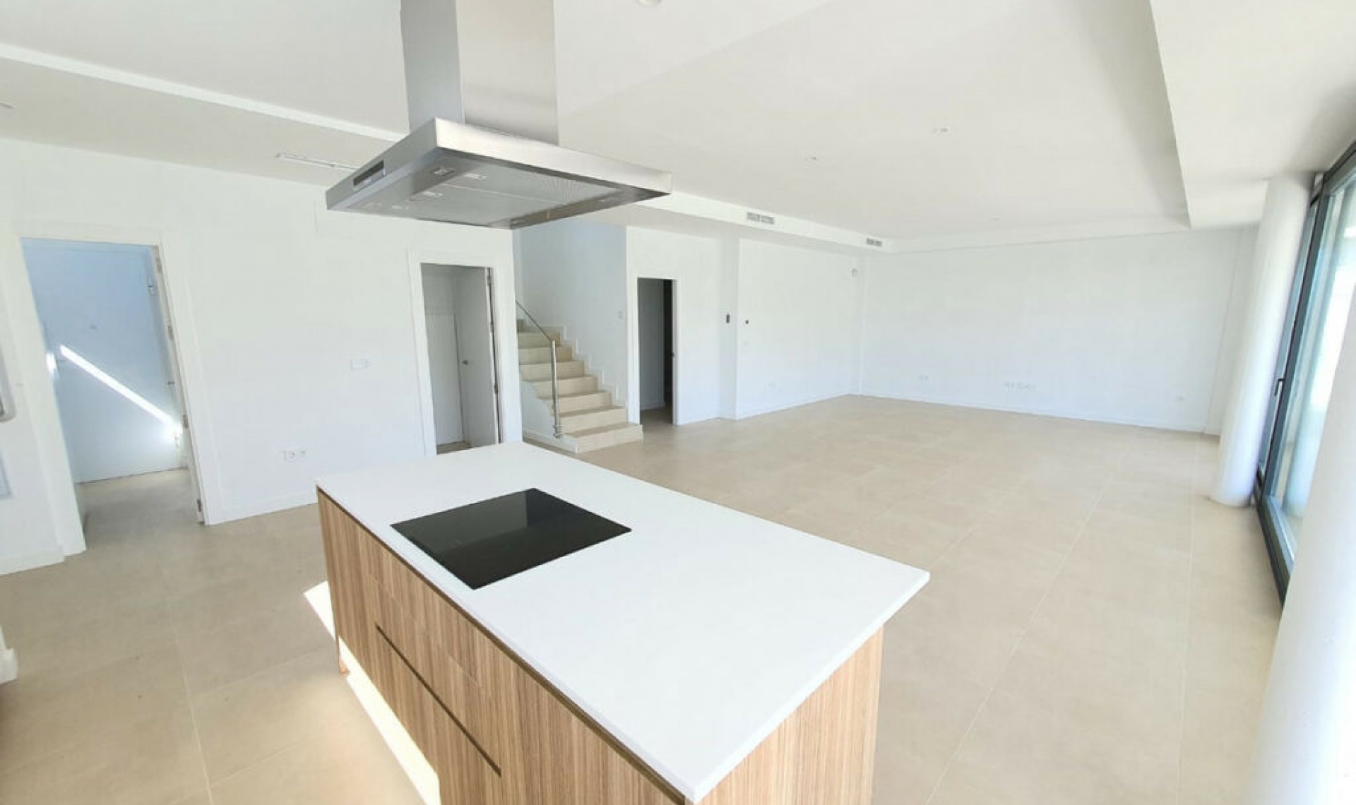 Resale - House -
La Duquesa