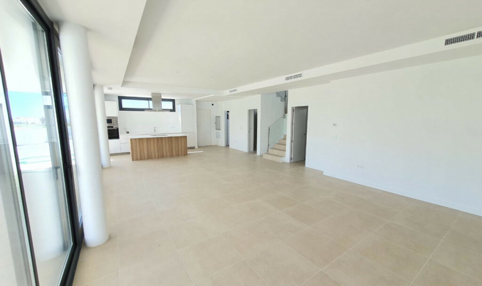 Resale - House -
La Duquesa