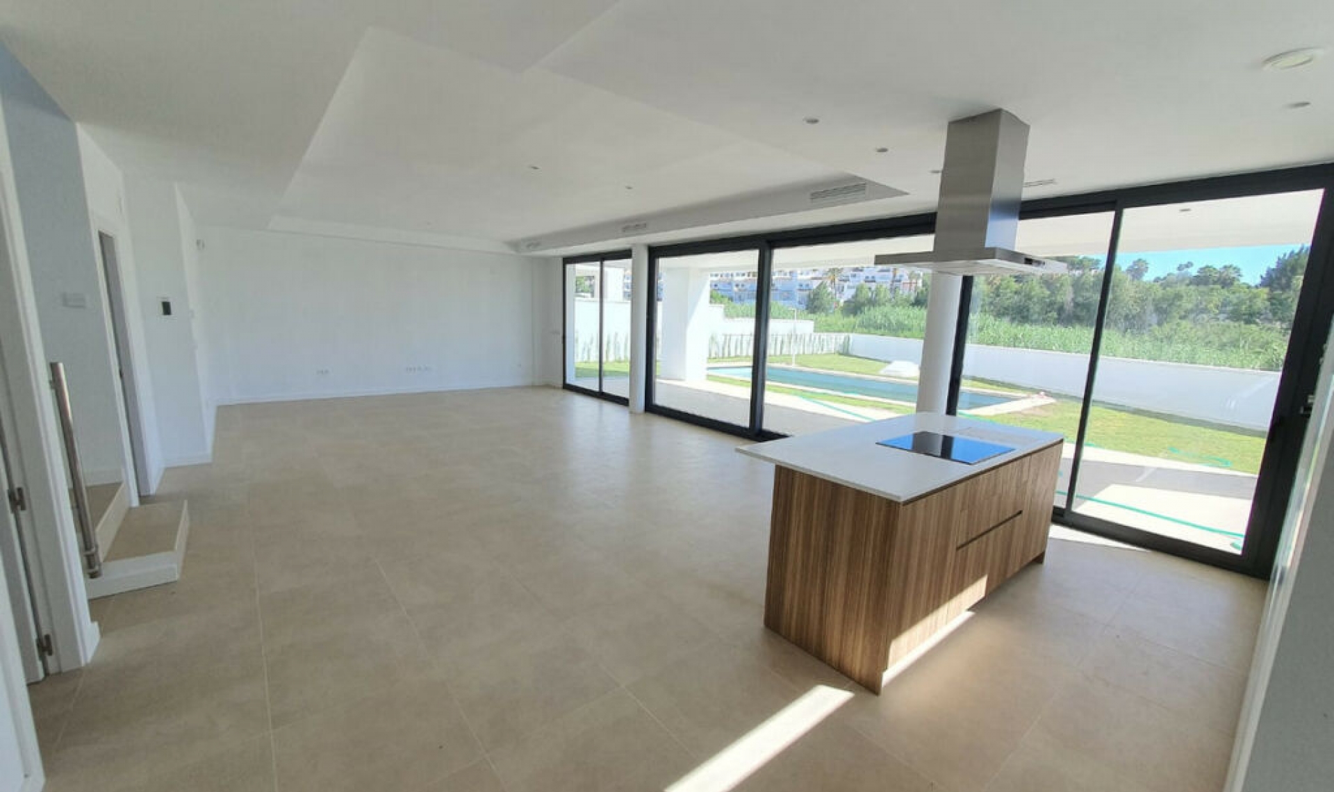 Resale - House -
La Duquesa