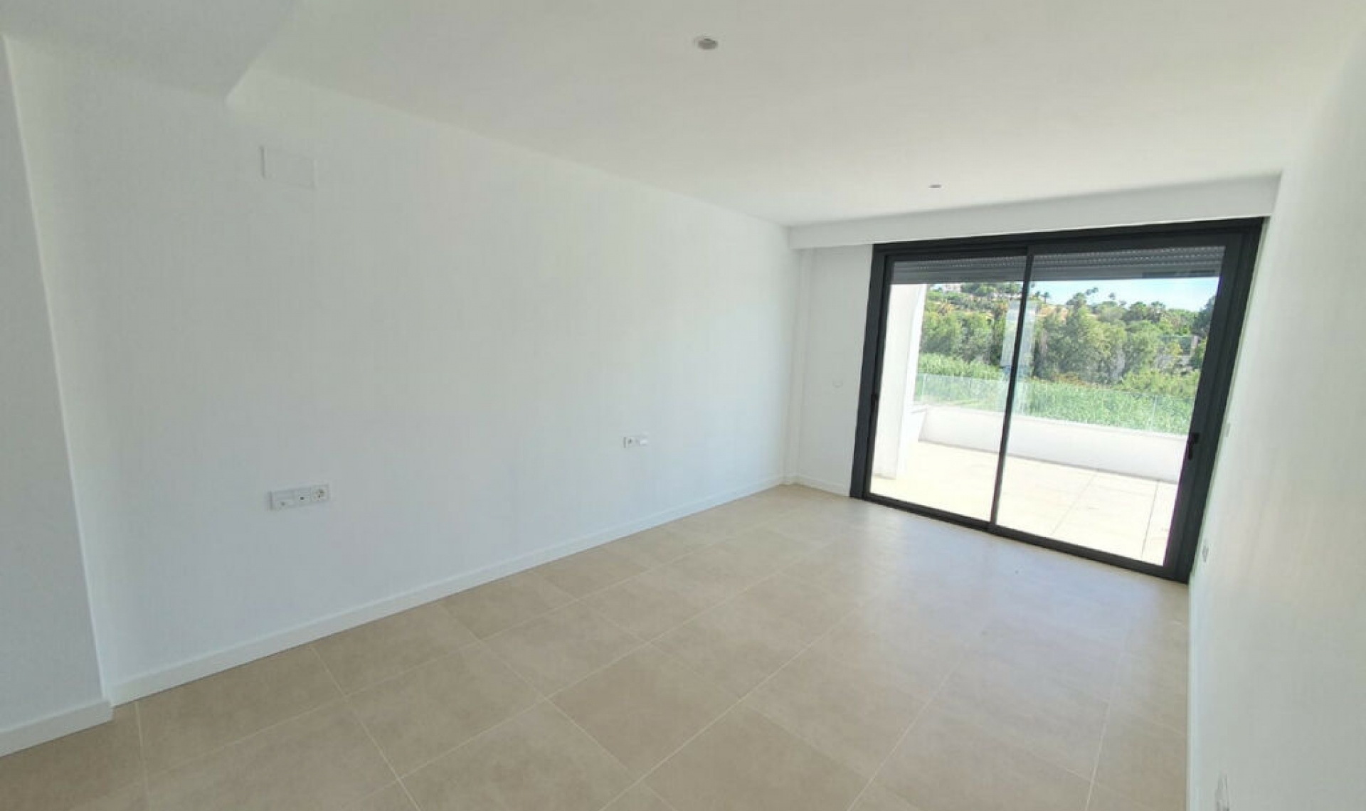 Resale - House -
La Duquesa