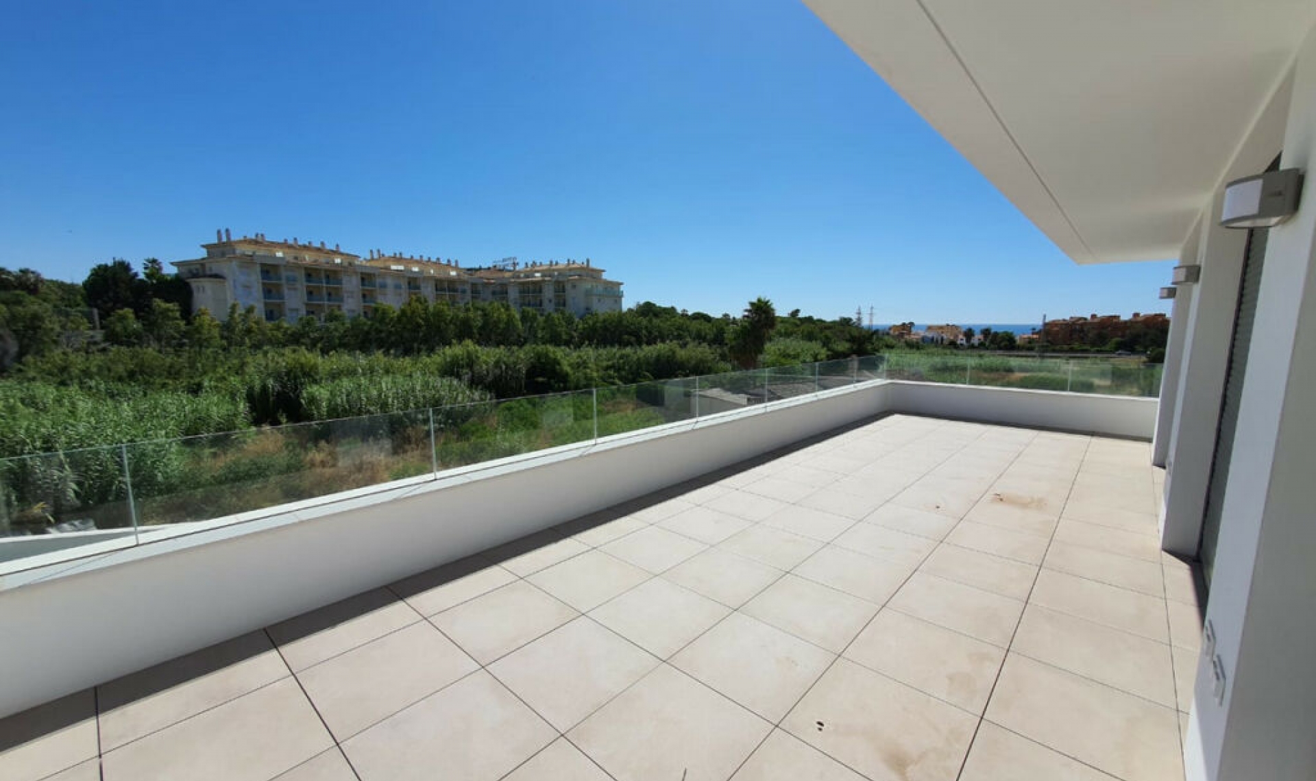 Resale - House -
La Duquesa