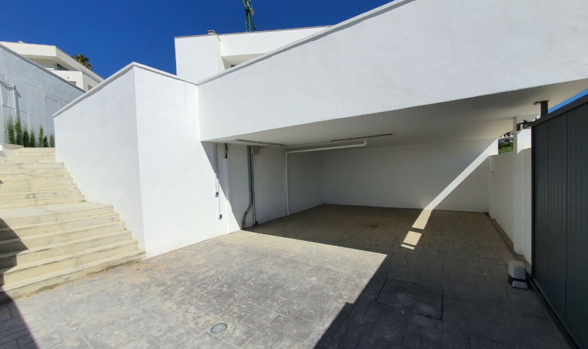 Resale - House -
La Duquesa