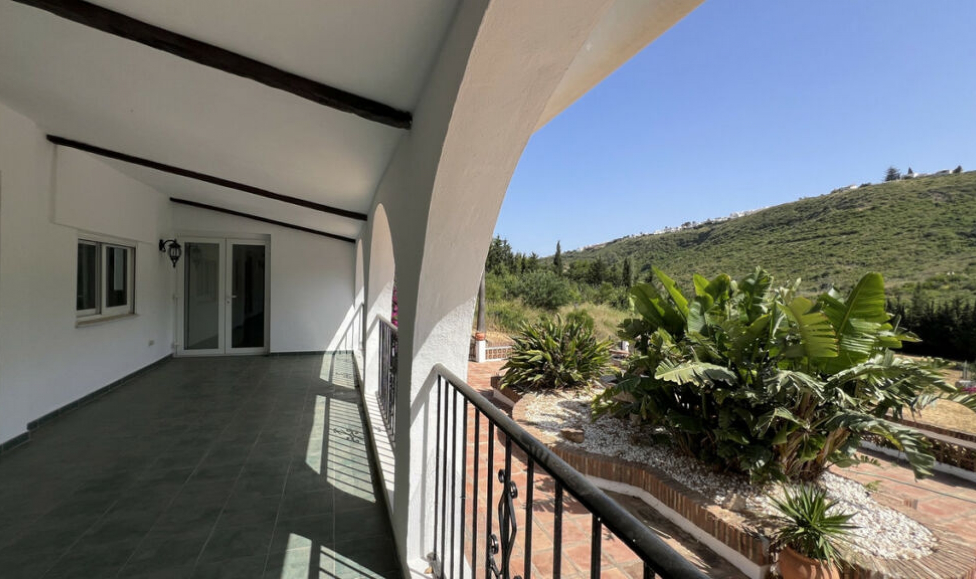 Resale - House -
La Duquesa