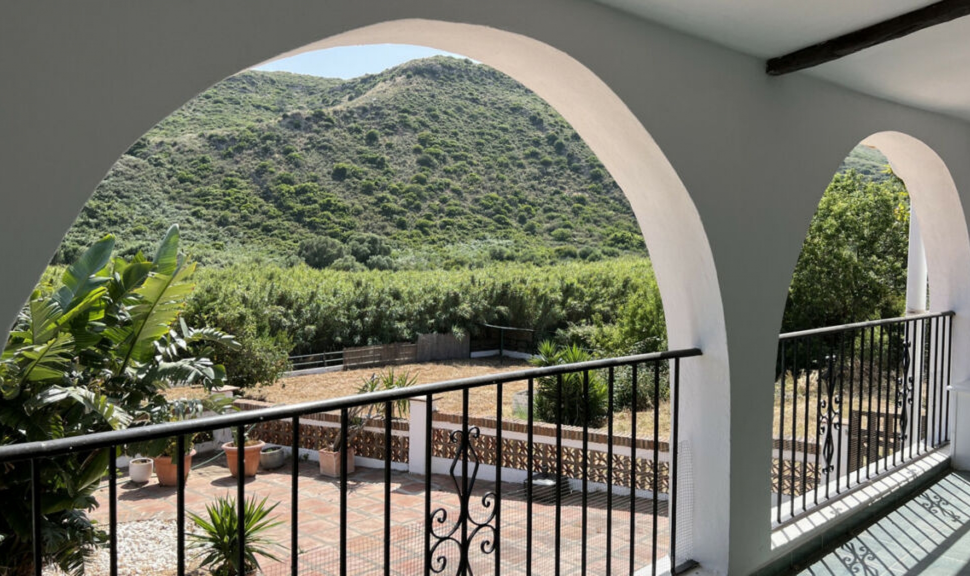 Resale - House -
La Duquesa