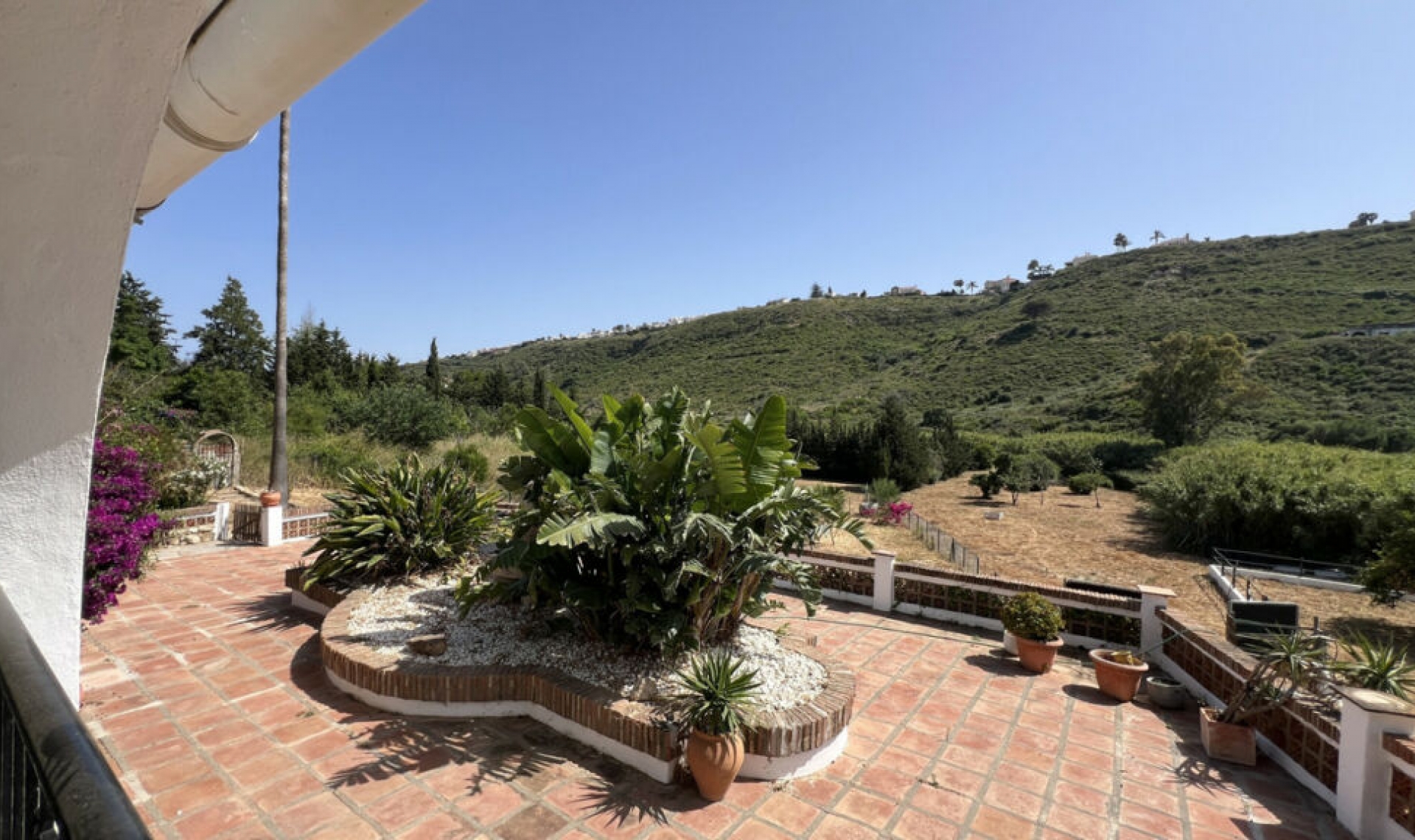 Resale - House -
La Duquesa