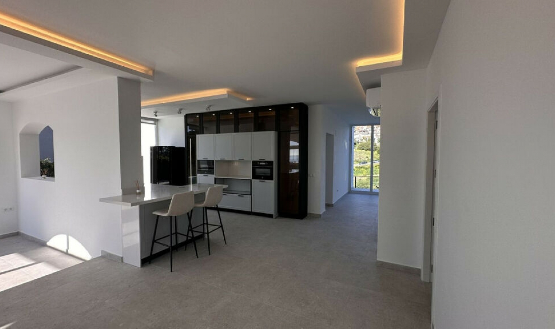 Resale - House -
La Duquesa