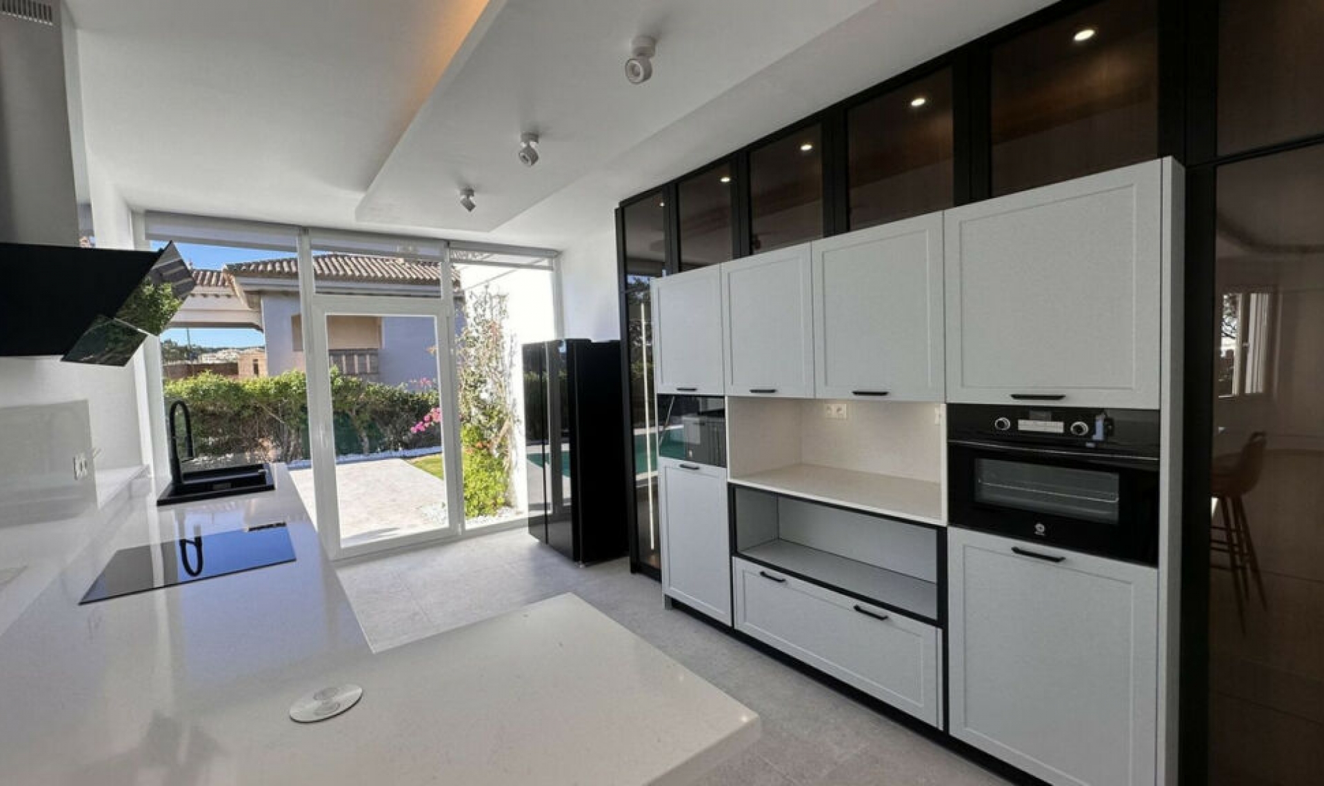 Resale - House -
La Duquesa