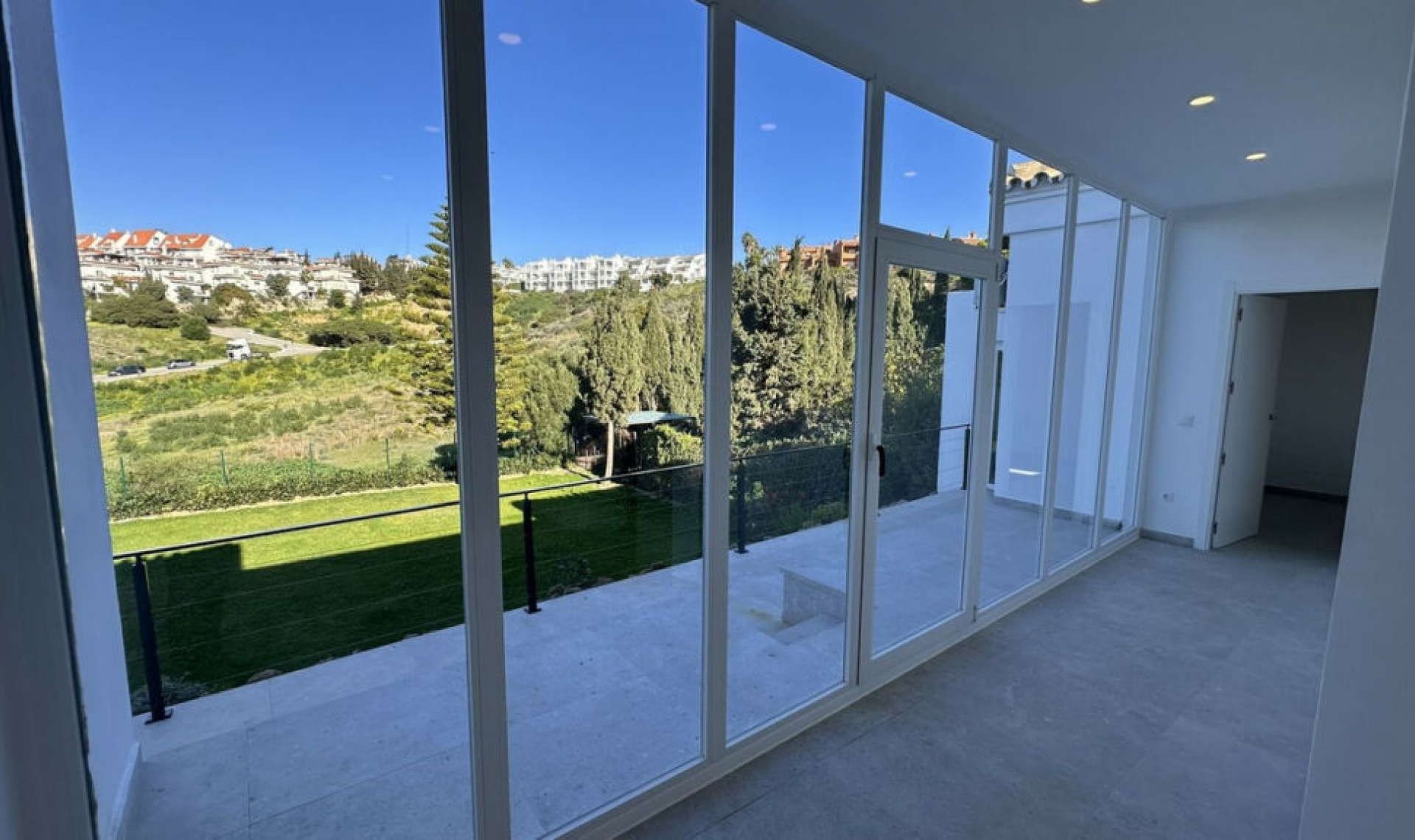 Resale - House -
La Duquesa