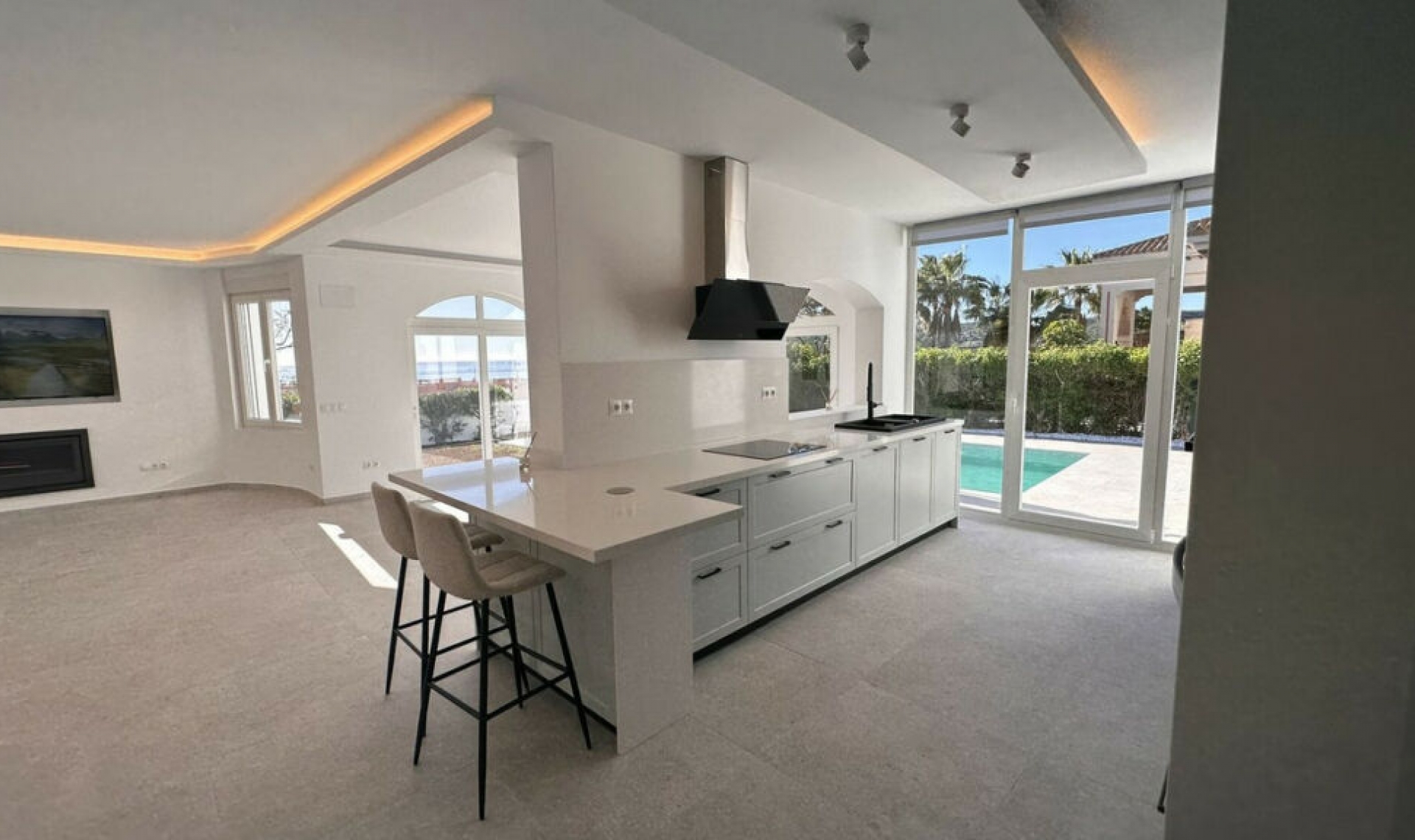 Resale - House -
La Duquesa