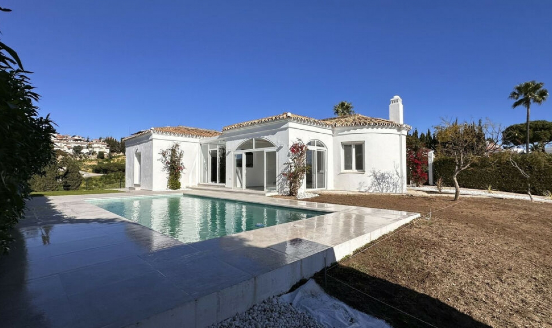 Resale - House -
La Duquesa