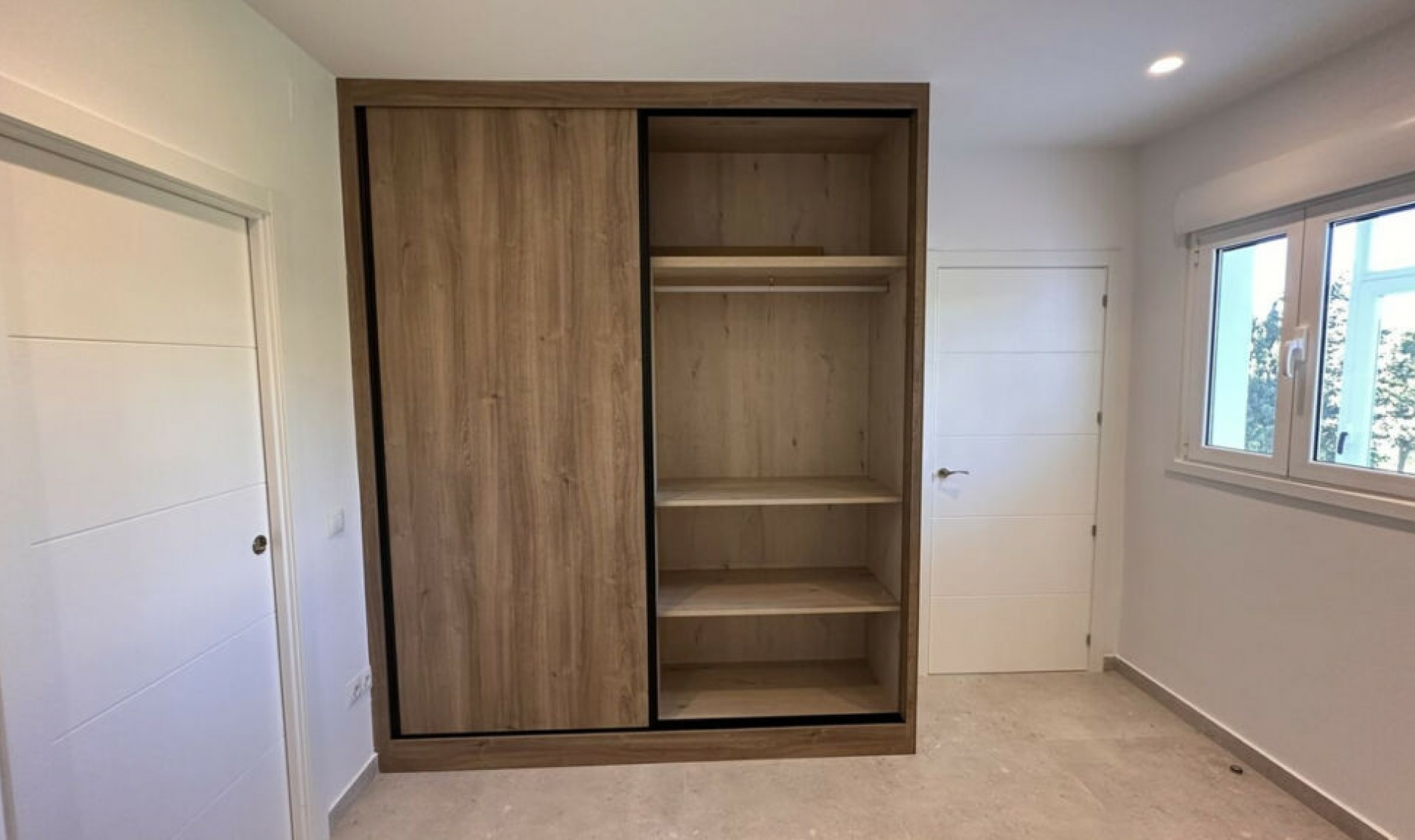 Resale - House -
La Duquesa