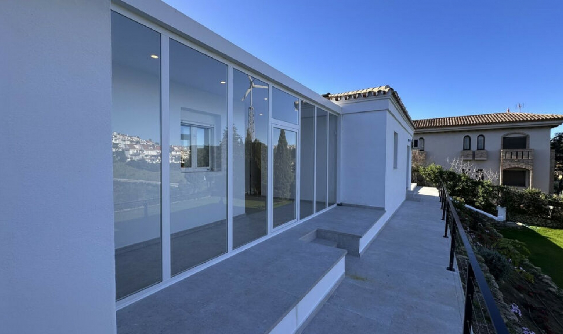 Resale - House -
La Duquesa