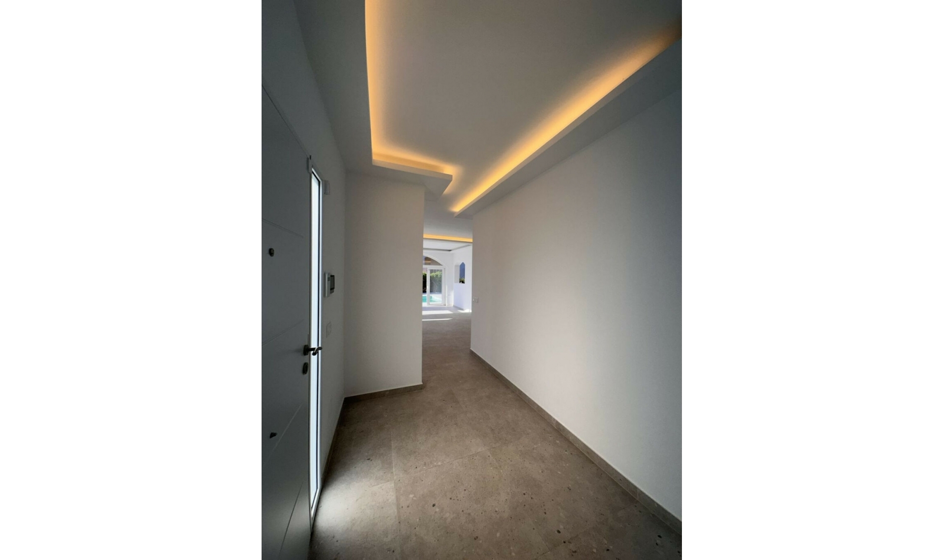 Resale - House -
La Duquesa