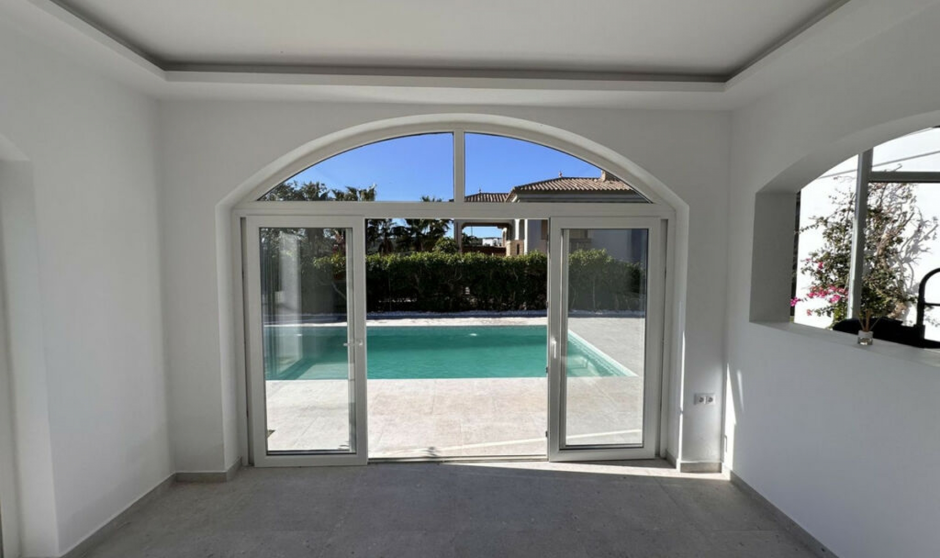 Resale - House -
La Duquesa