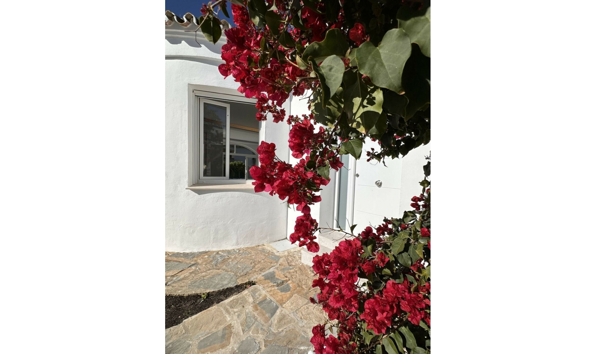 Resale - House -
La Duquesa