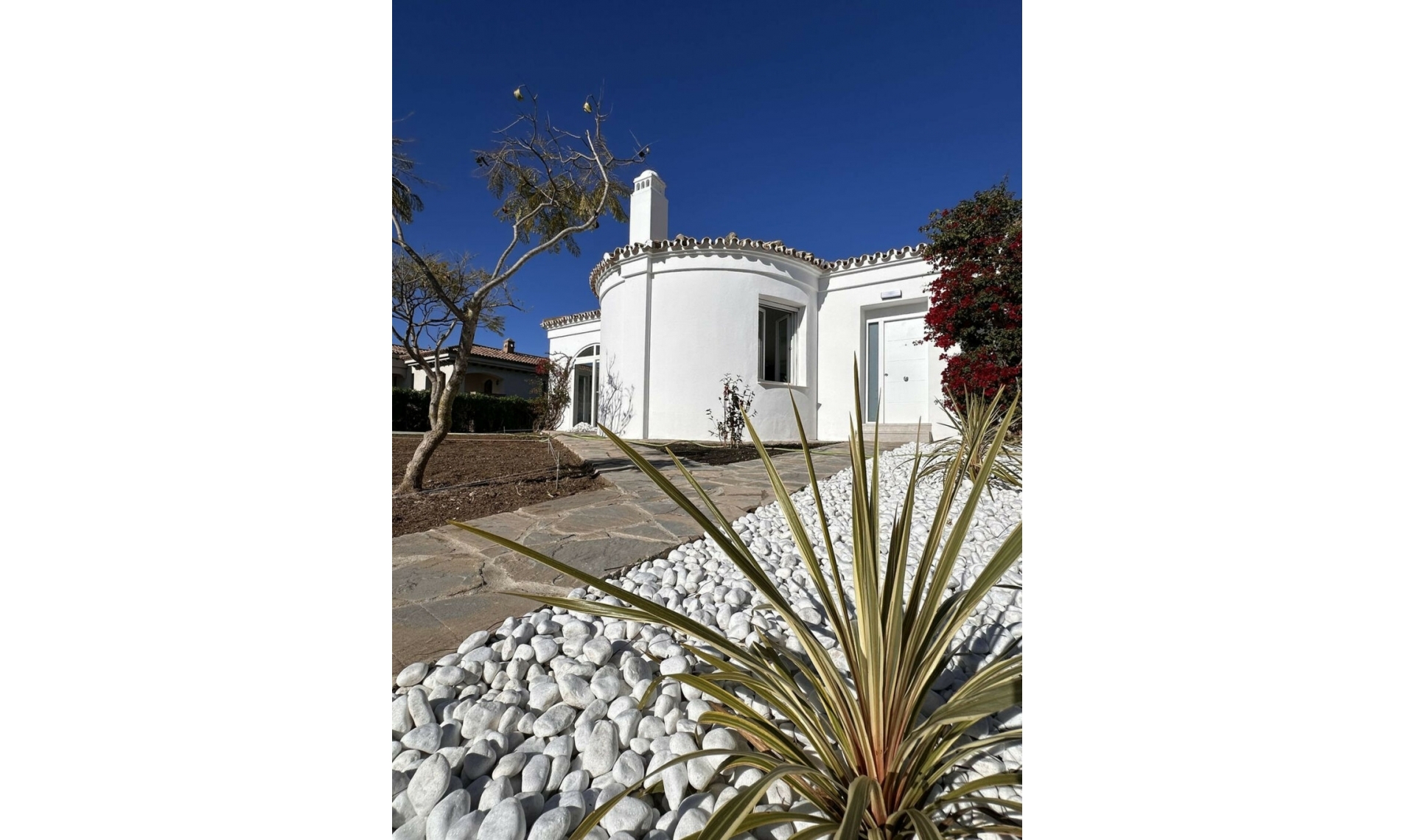 Resale - House -
La Duquesa