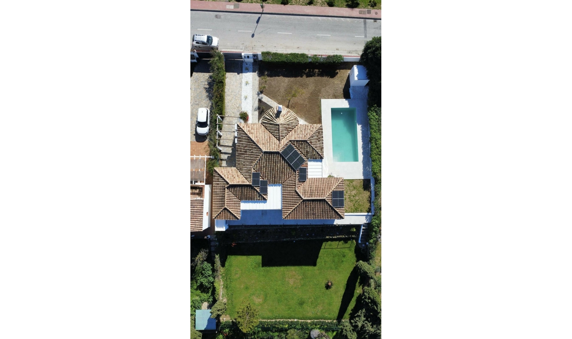 Resale - House -
La Duquesa