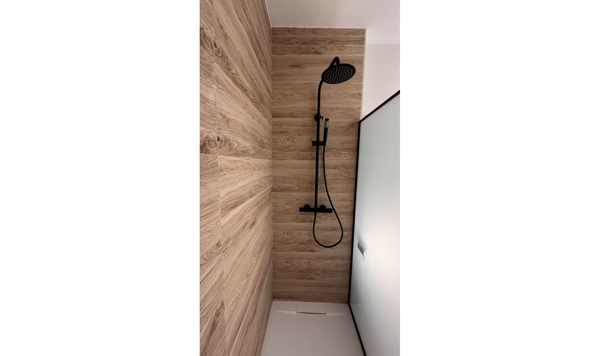 Resale - House -
La Duquesa