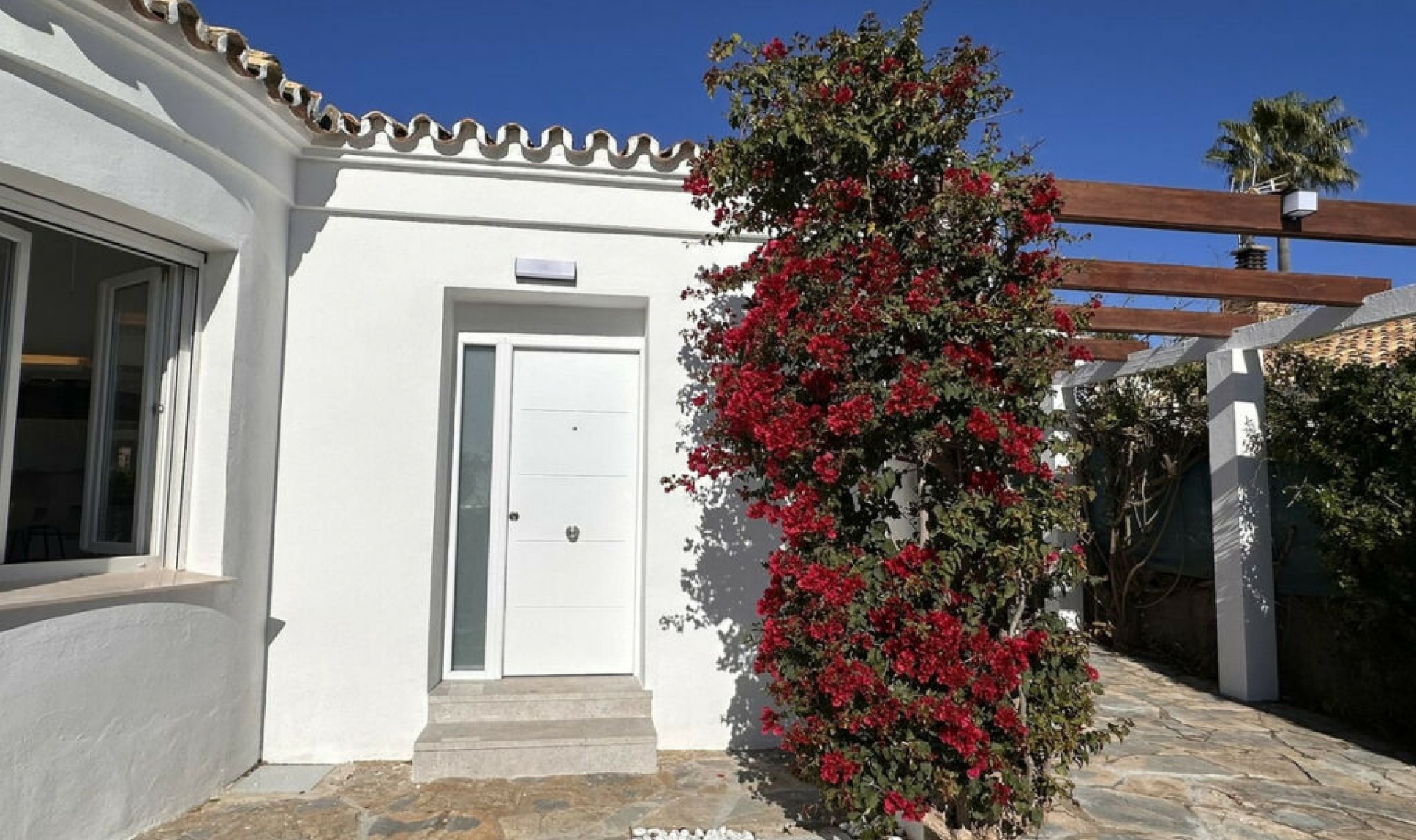 Resale - House -
La Duquesa