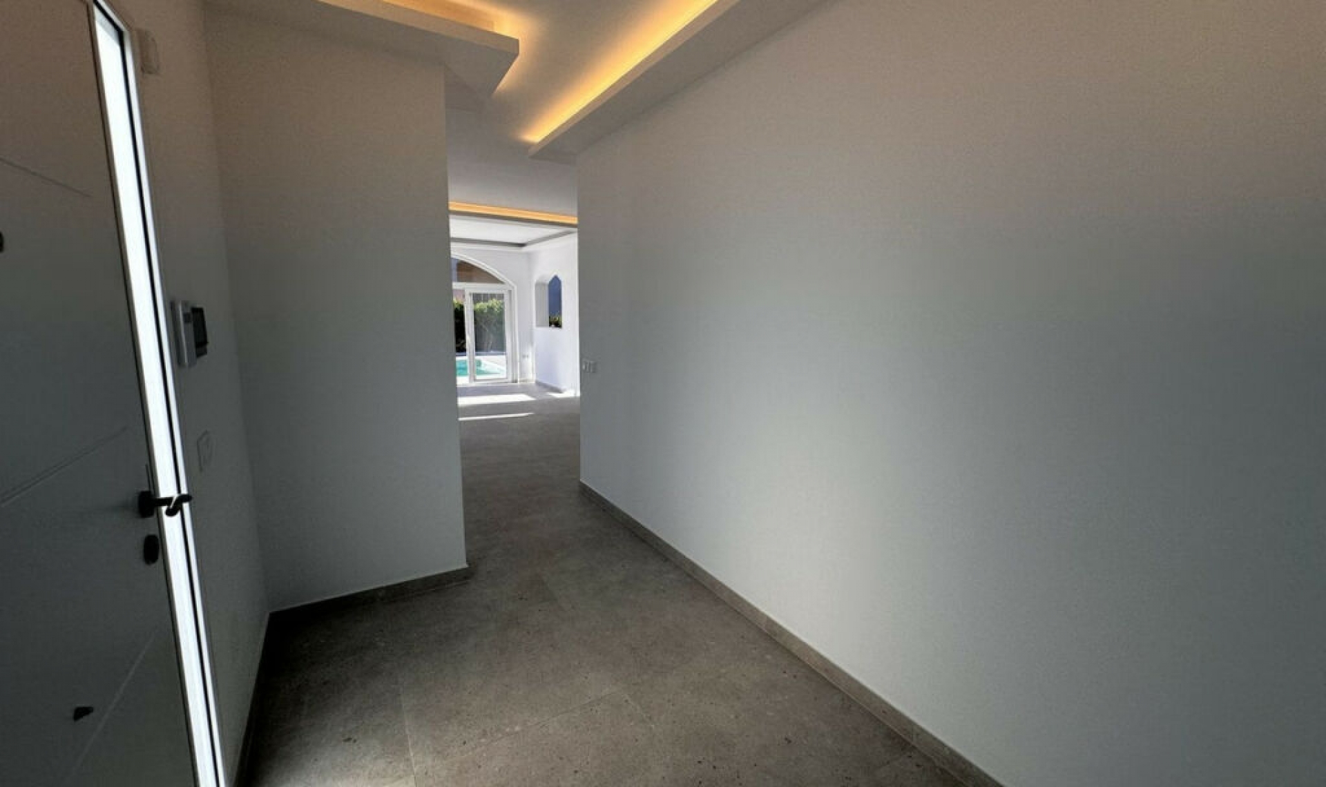 Resale - House -
La Duquesa