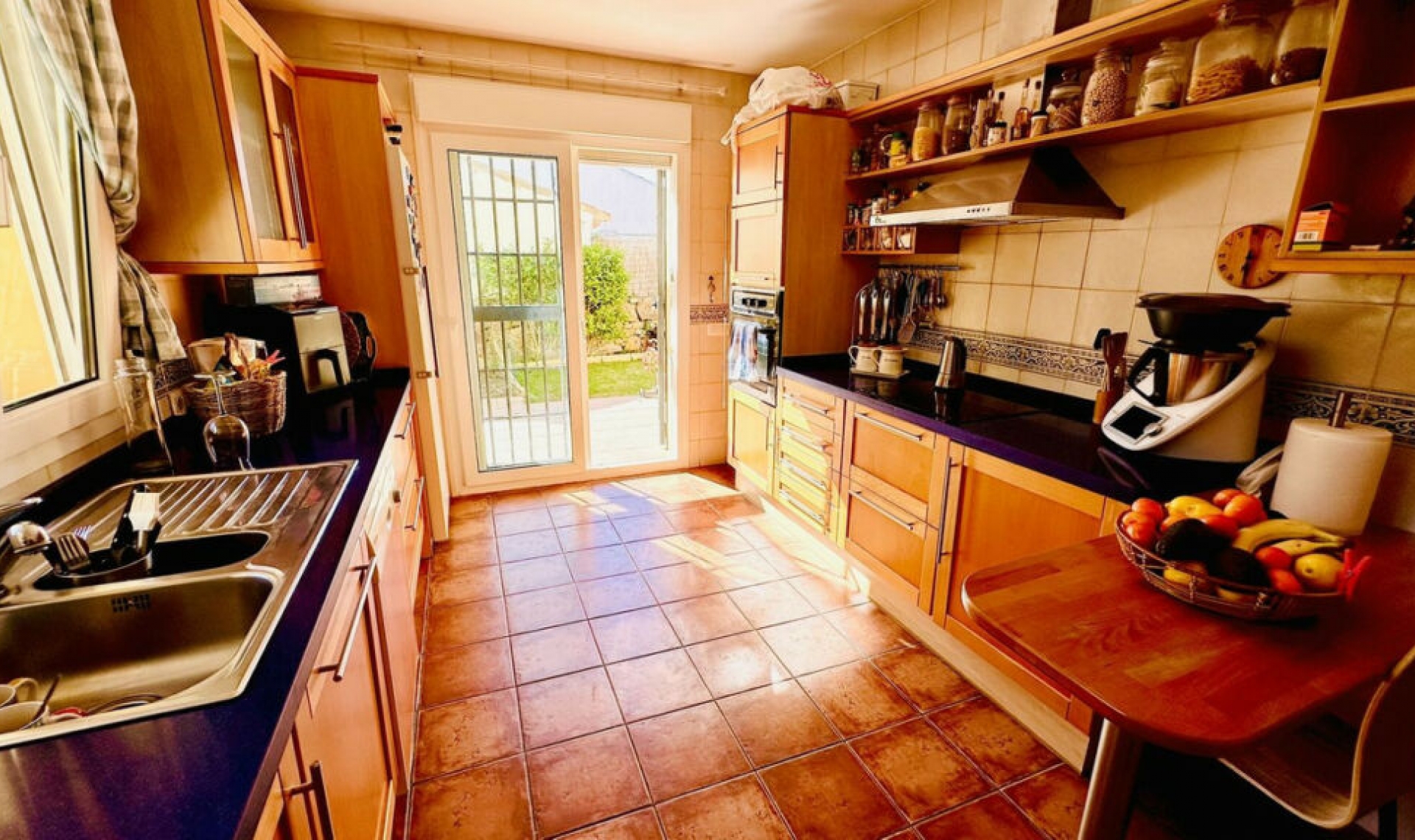 Resale - House -
La Duquesa